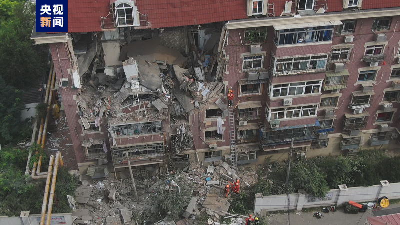 湖北回应学校附近发生事故,湖北地区学校附近发生意外事故，当地迅速响应