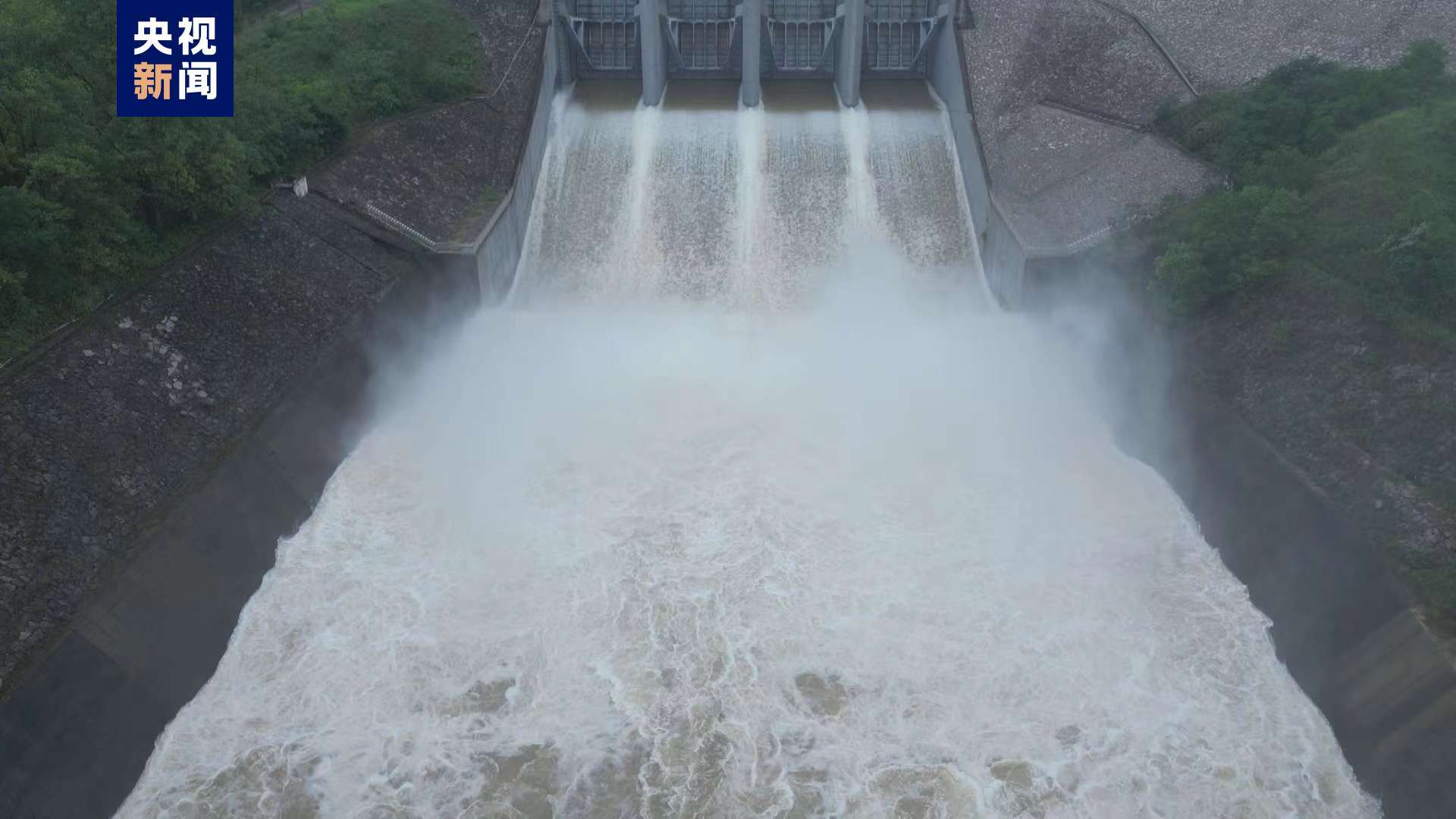 四川最大超级水库首次蓄满，水库全景概览