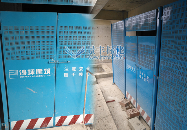 货梯防护门安装规范：货梯门防撞保护 