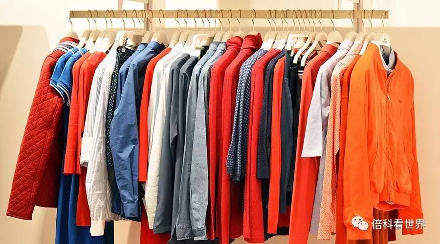 服装打包规范要求：服装打包现场图片 