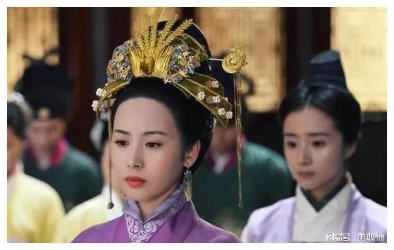 独家皇后，权力巅峰与情感纠葛之传世传奇（TXT全集免费下载）
